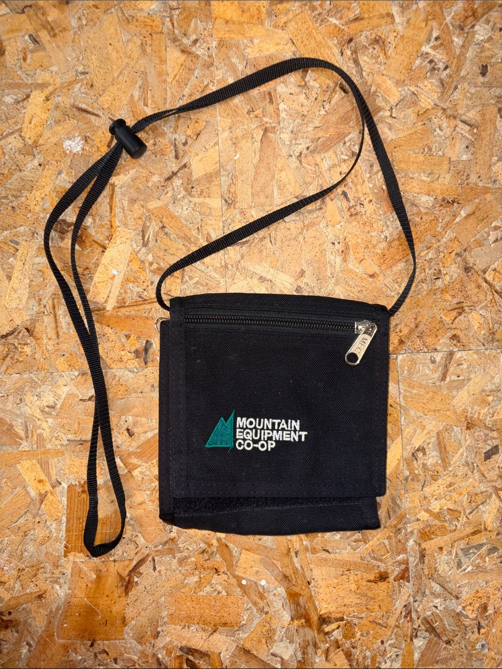 Vintage MEC🇨🇦 Black crossbody Wallet Pouch